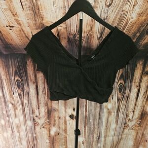 SHEIN Black Ribbed Crop Top